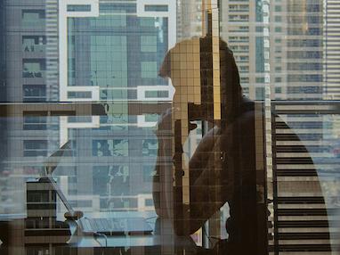 چطور وقتی از خونه کار می‌کنی، مرز بین کار و زندگی رو نگه داری؟